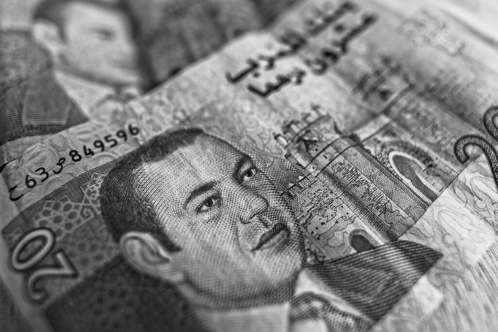 Can foreigners buy and own land in Tangier